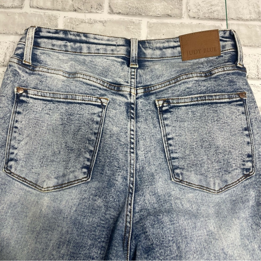 Judy Blue High Waist Mineral Wash Raw Hem Wide Leg Jeans. Size 13. Inseam 27” - Picture 8 of 15